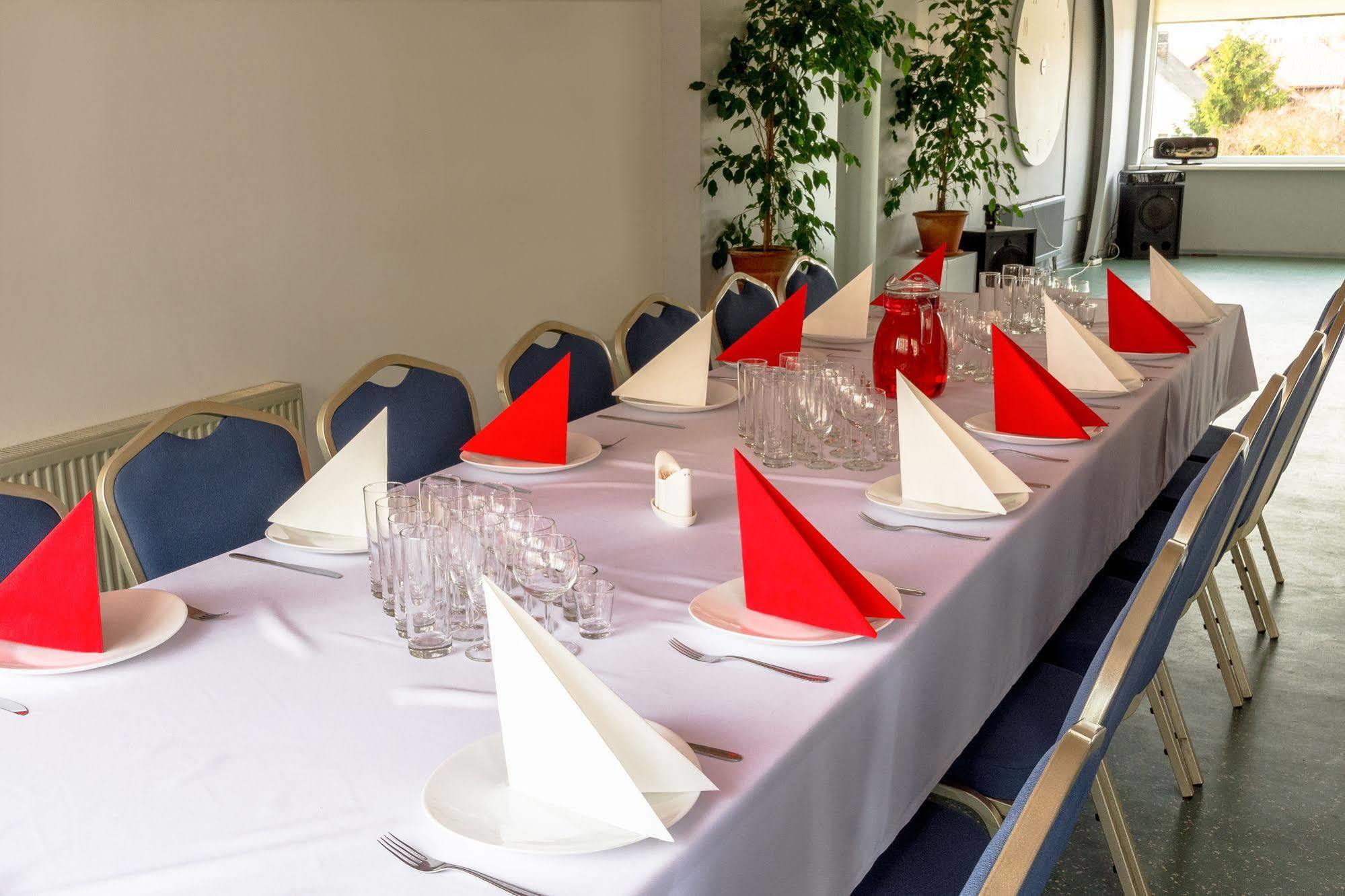 Sporthotel Liepaja Bagian luar foto